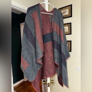 BB Dakota poncho wrap